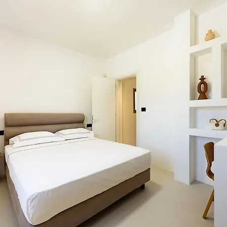 Theros Molos (Paros)