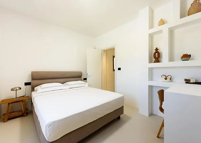 Theros Molos (Paros)