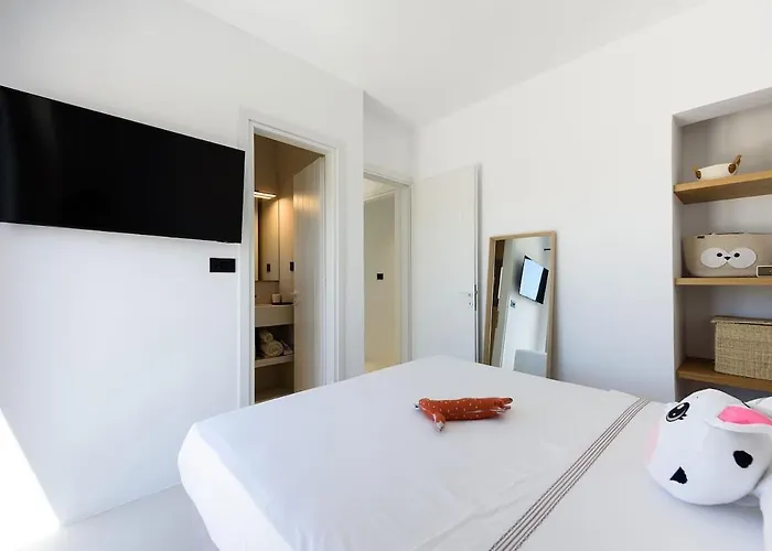 Theros Molos (Paros)